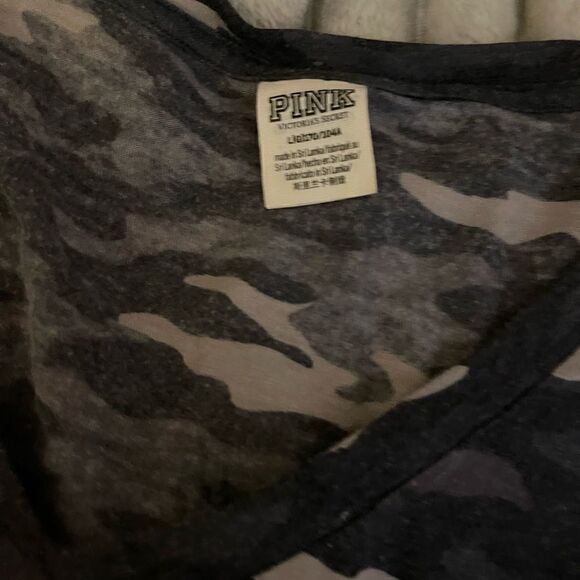 Vs pink
Vintage
Xl grey camo camoflauge - Picture 2 of 2